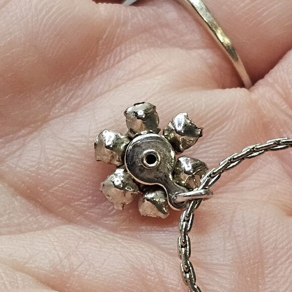 Retro Avon 3D‎ Clear Rhinestone Flower Pendant Necklace Silver Tone Dainty 18" - Picture 5 of 11